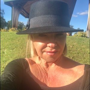 Meet your Posher, Robin